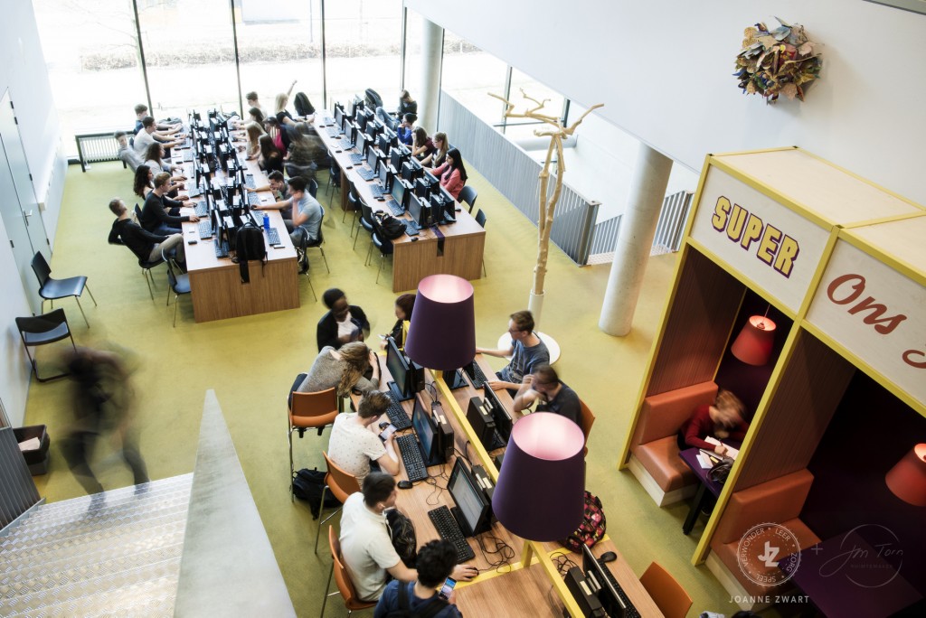 Nederland, Veghel, 28-03-2017 Interieur van de open leercentra, docentenkamer en lokalen van het Zwijsen College in Veghel ontworpen door Joanne Zwart. foto: Bram Budel