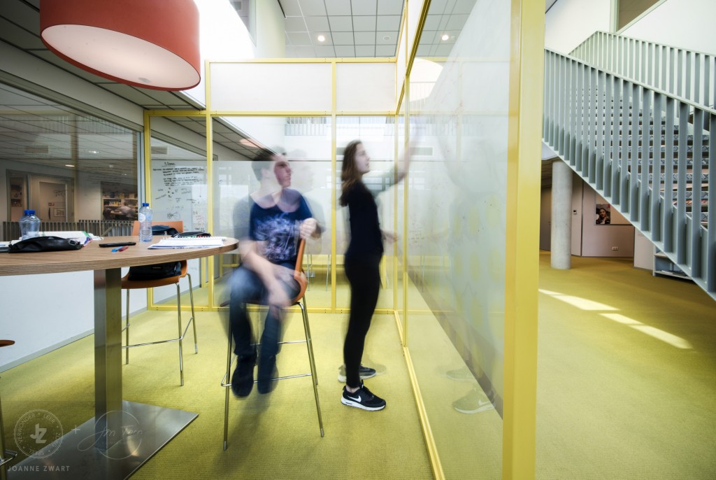 Nederland, Veghel, 28-03-2017 Interieur van de open leercentra, docentenkamer en lokalen van het Zwijsen College in Veghel ontworpen door Joanne Zwart. foto: Bram Budel