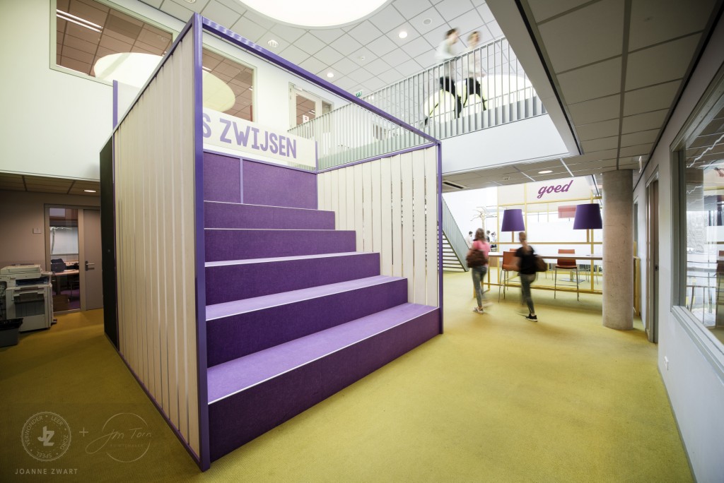 Nederland, Veghel, 28-03-2017 Interieur van de open leercentra, docentenkamer en lokalen van het Zwijsen College in Veghel ontworpen door Joanne Zwart. foto: Bram Budel