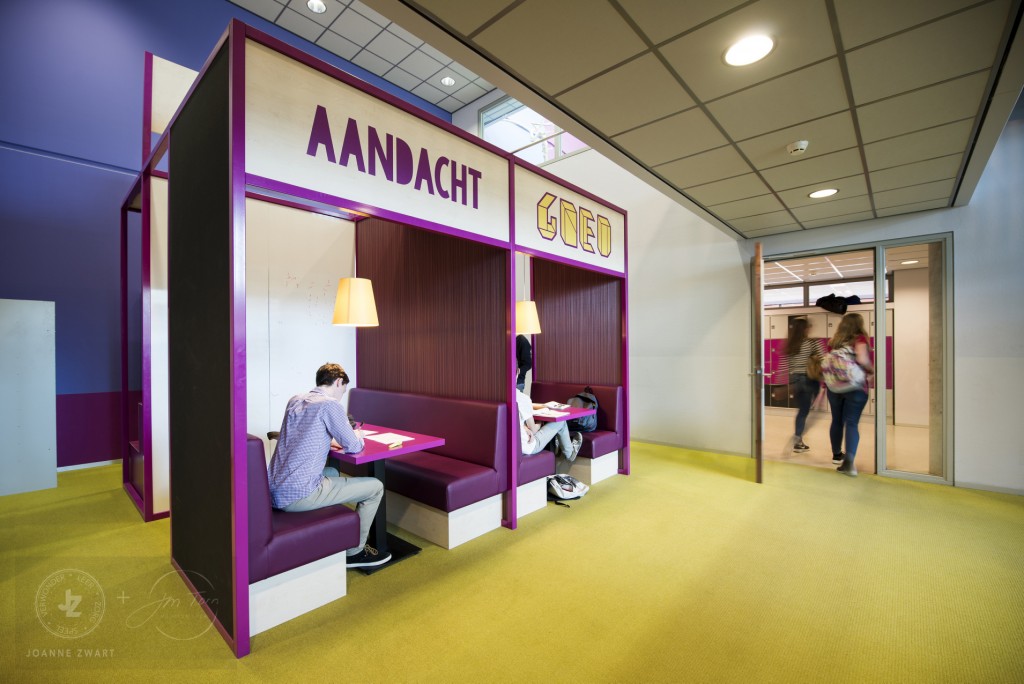 Nederland, Veghel, 28-03-2017 Interieur van de open leercentra, docentenkamer en lokalen van het Zwijsen College in Veghel ontworpen door Joanne Zwart. foto: Bram Budel